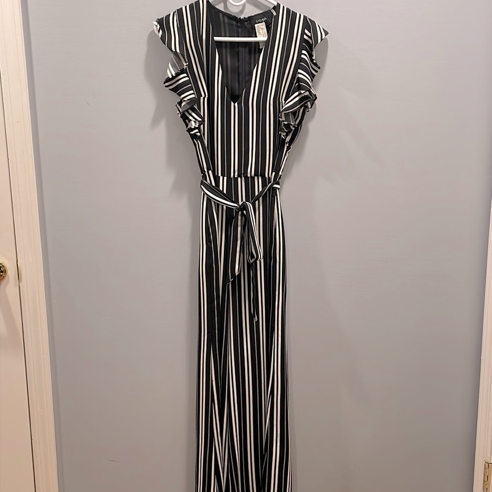 ‼️ NWT striped jumpsuit 🖤🤍